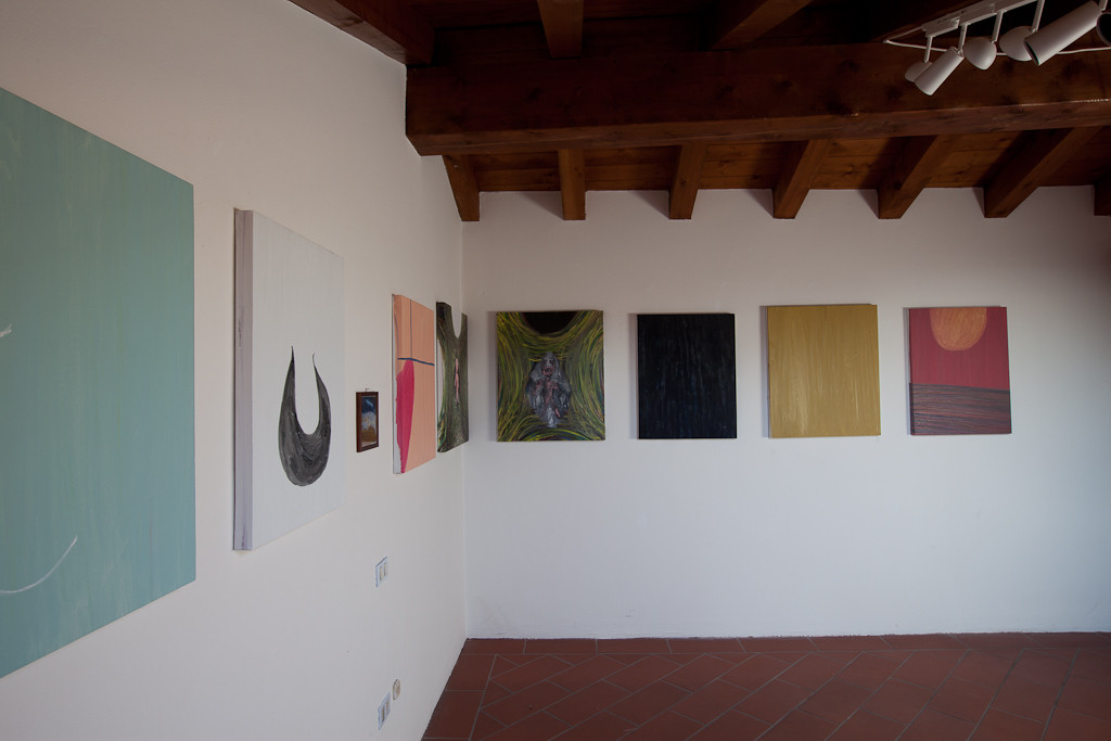 L'ansia della prestazione mi butta giù, exhibition view, 2011