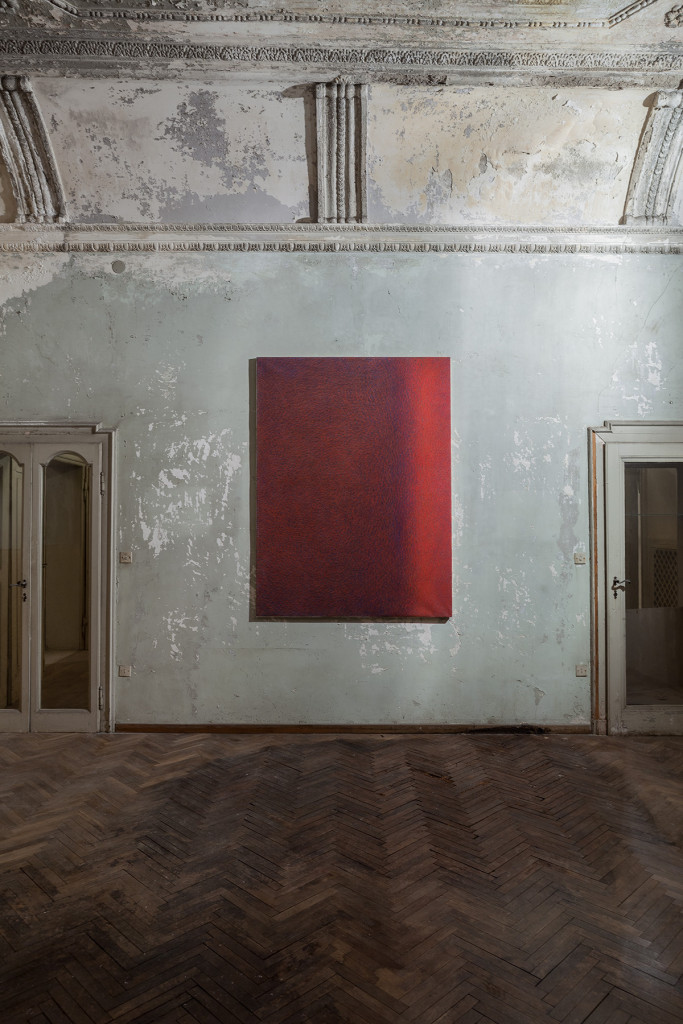 Luca Macauda, Senza Titolo, 2013, pastello secco, carta, 186x132cm.